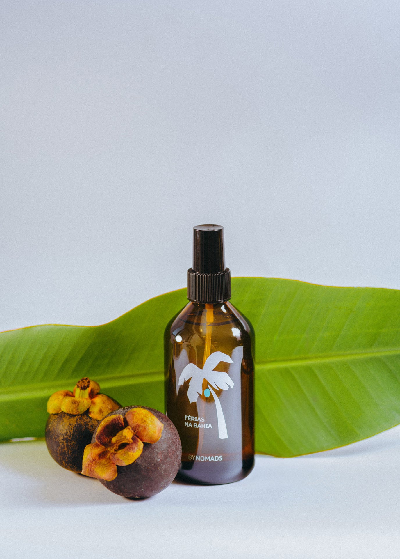 Luxury vegan home perfume BYNOMADS – Férias na Bahia – Brazilian fragrance – paraben- and phthalate-free. UAE, Saudi Arabia, Qatar, Kuwait, Bahrain.