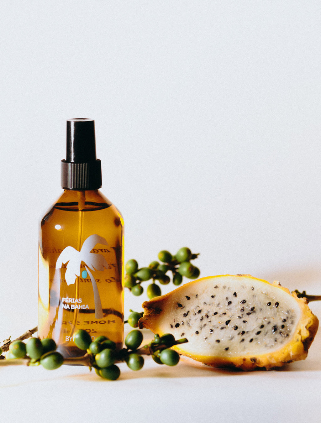 Luxury vegan home perfume BYNOMADS – Férias na Bahia – Brazilian fragrance – paraben- and phthalate-free. UAE, Saudi Arabia, Qatar, Kuwait, Bahrain.