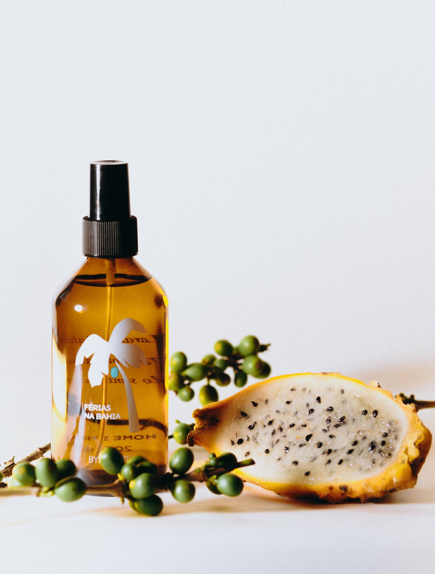 Luxury vegan home perfume BYNOMADS – Férias na Bahia – Brazilian fragrance – paraben- and phthalate-free. UAE, Saudi Arabia, Qatar, Kuwait, Bahrain.