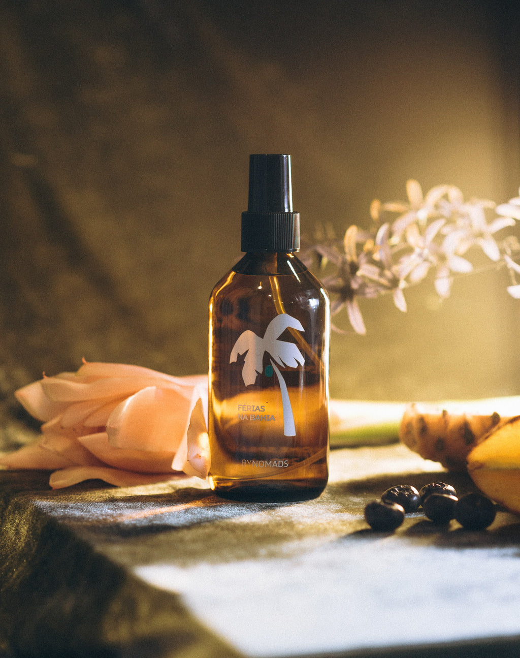 Luxury vegan home perfume BYNOMADS – Férias na Bahia – Brazilian fragrance – paraben- and phthalate-free. UAE, Saudi Arabia, Qatar, Kuwait, Bahrain.