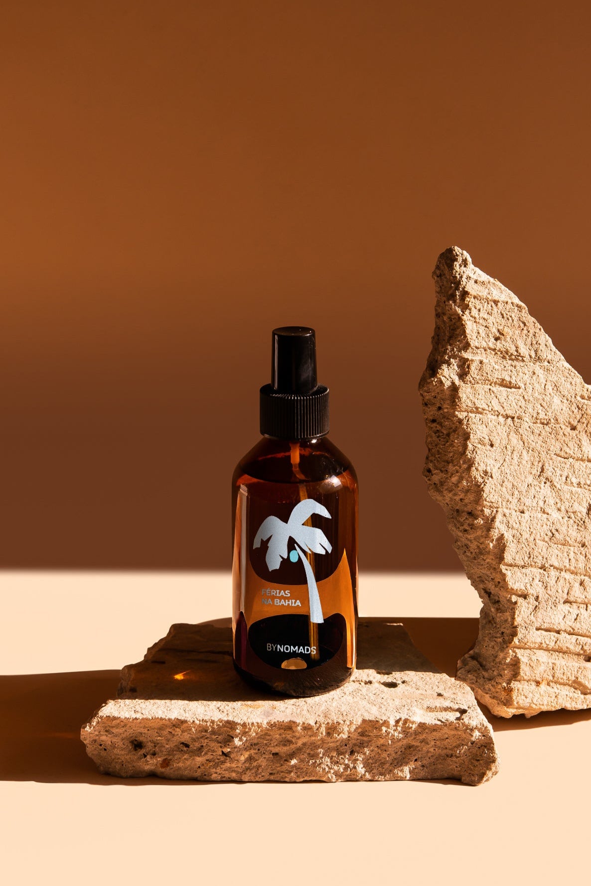 Luxury vegan home perfume BYNOMADS – Férias na Bahia – Brazilian fragrance – paraben- and phthalate-free. UAE, Saudi Arabia, Qatar, Kuwait, Bahrain.