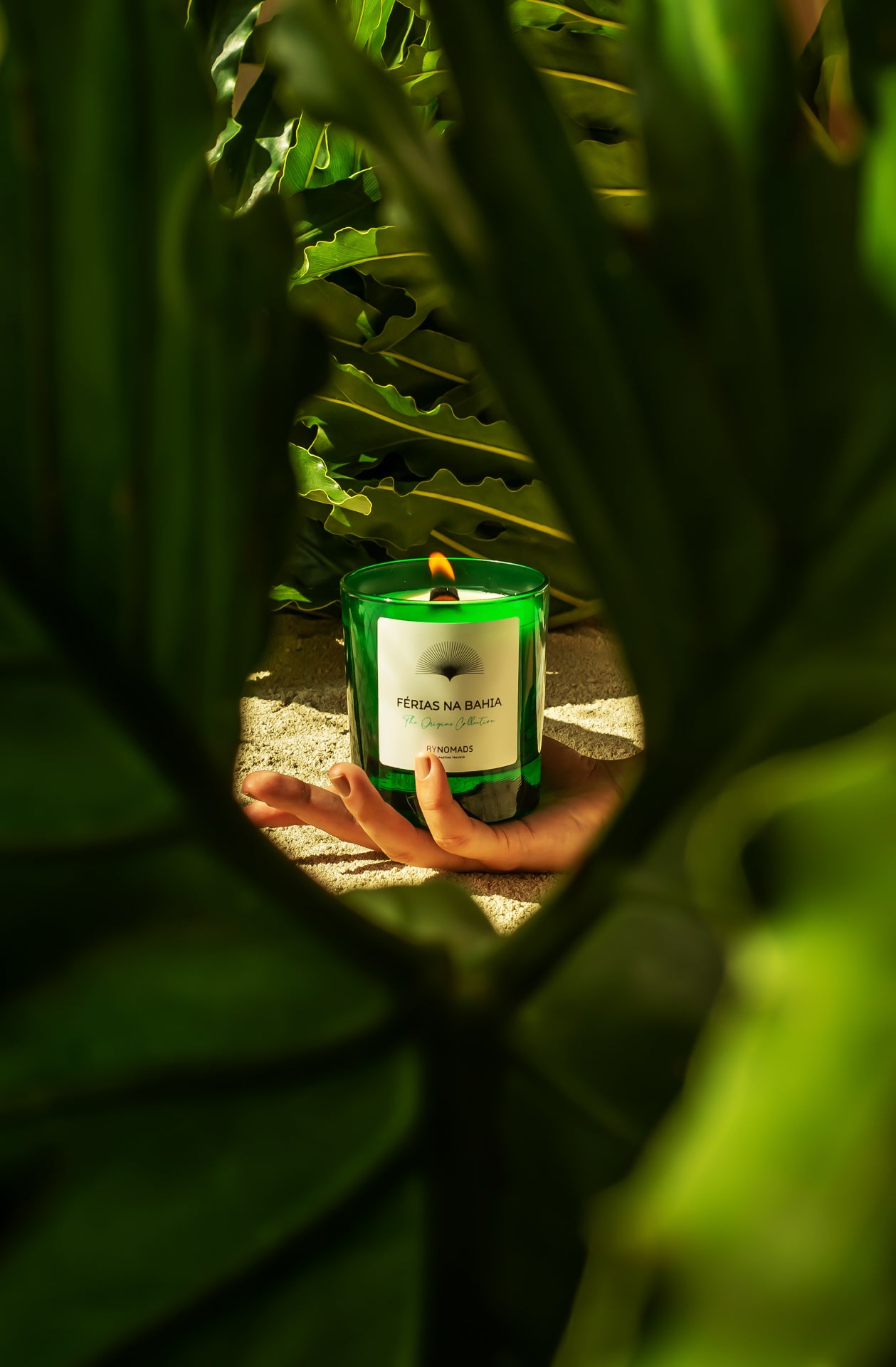 Luxury plant-based scented candles BYNOMADS – Ferias na Bahia - Brazil - The Origins Collection – sustainable wooden wick. UAE, Saudi Arabia, Qatar, Kuwait, Bahrain.