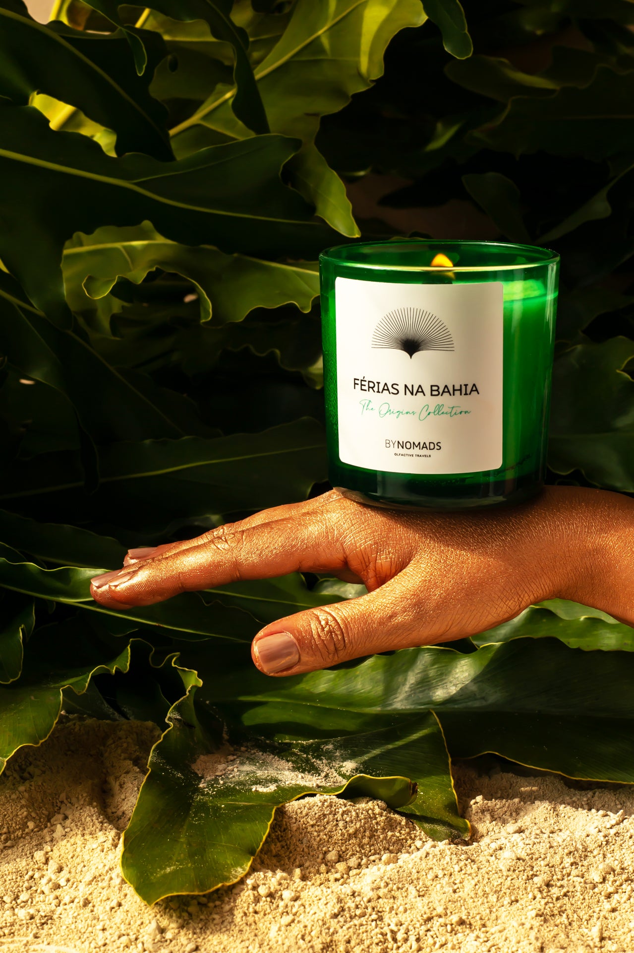 Luxury plant-based scented candles BYNOMADS – Ferias na Bahia - Brazil - The Origins Collection – sustainable wooden wick. UAE, Saudi Arabia, Qatar, Kuwait, Bahrain.