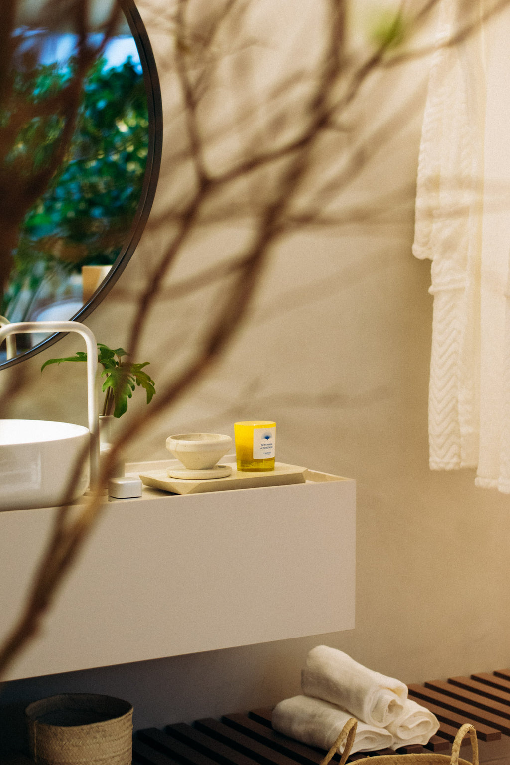 Luxury plant-based scented candles BYNOMADS – Settimana a Positano - Italy - The Origins Collection – sustainable wooden wick. UAE, Saudi Arabia, Qatar, Kuwait, Bahrain.